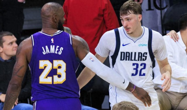 开云APP-湖人迎双重不利，大概率成西部第四，詹杜季后赛第四次对决成绝唱|勇士|客场|雷霆|爵士|太阳_新浪体育_新浪新闻