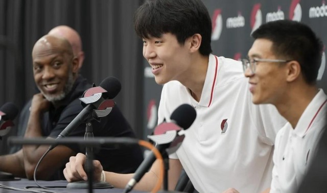 开云入口-杨毅：如果能给杨瀚森在NBA挑教练，我希望是比卢普斯没出事